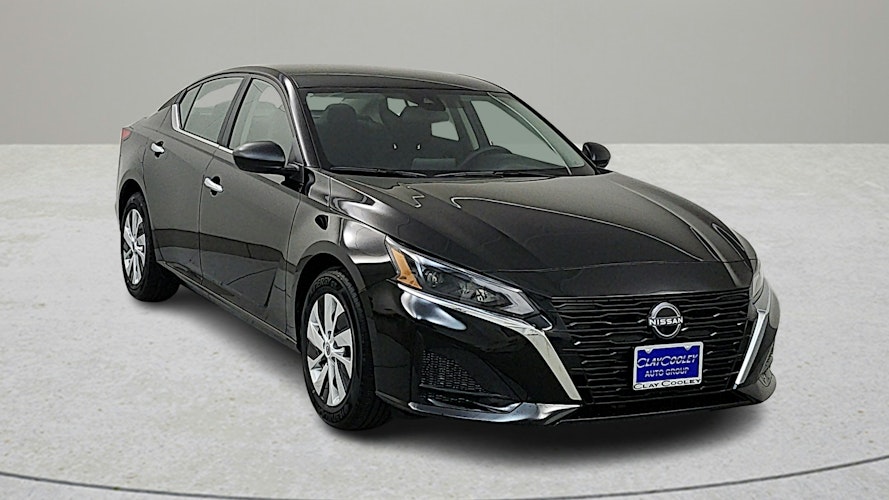 2025 Nissan Altima SV Special Edition photo 2
