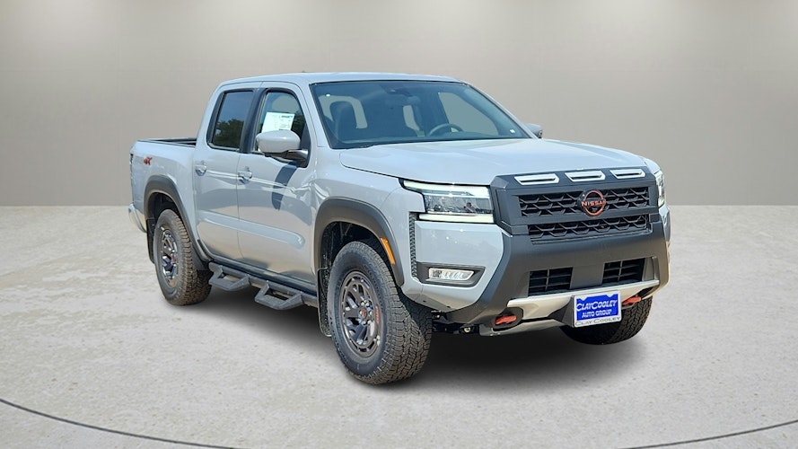 2025 Nissan Frontier PRO-4X photo 3