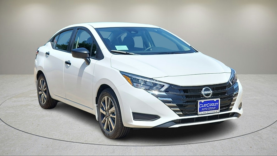 2025 Nissan Versa S photo 4
