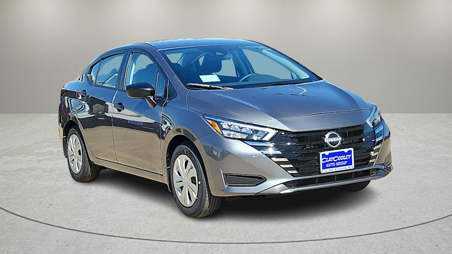 2025 Nissan Versa 1.6 S photo 3