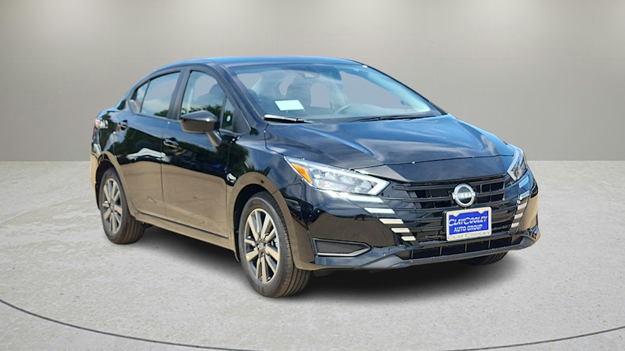 2025 Nissan Versa 1.6 SV photo 3