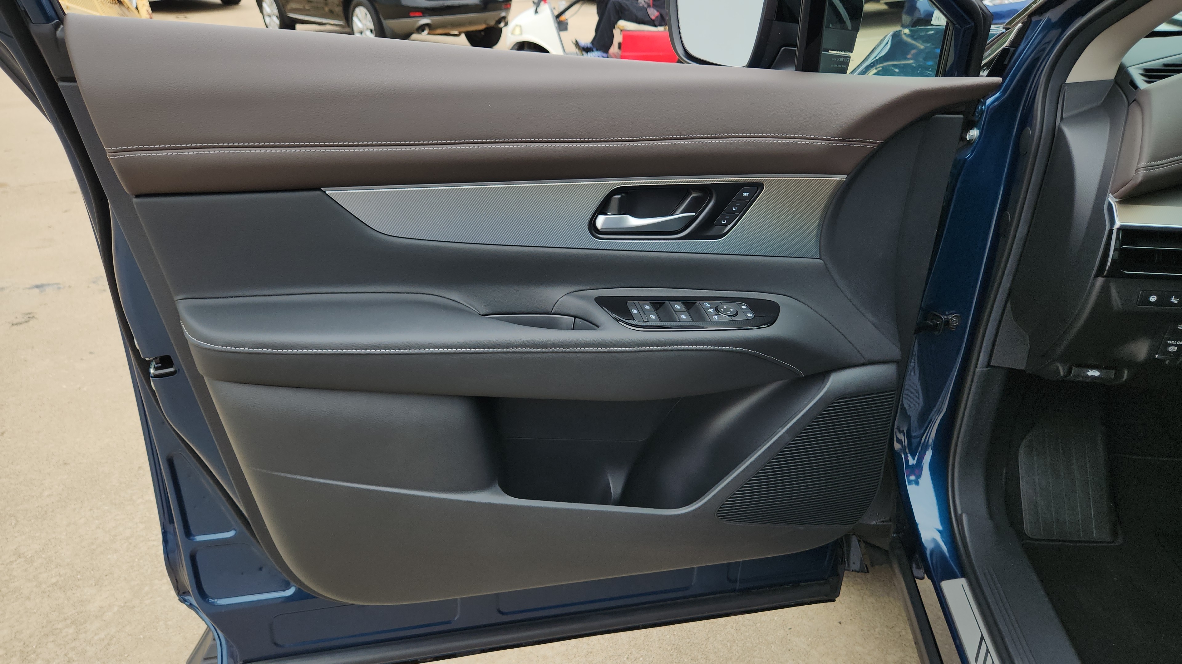 New Aurora Blue Pearl Metallic/Super Black 2026 Nissan Murano